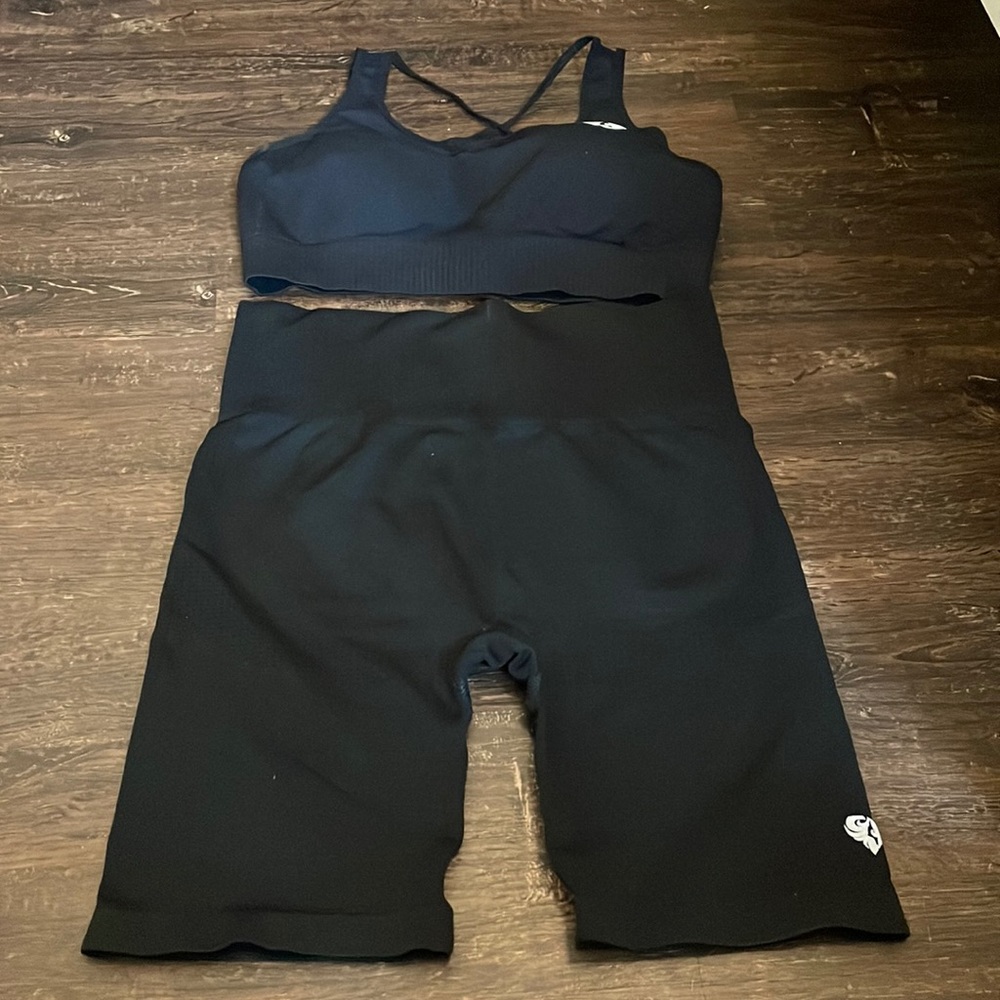 Women’s best workout outfit like new